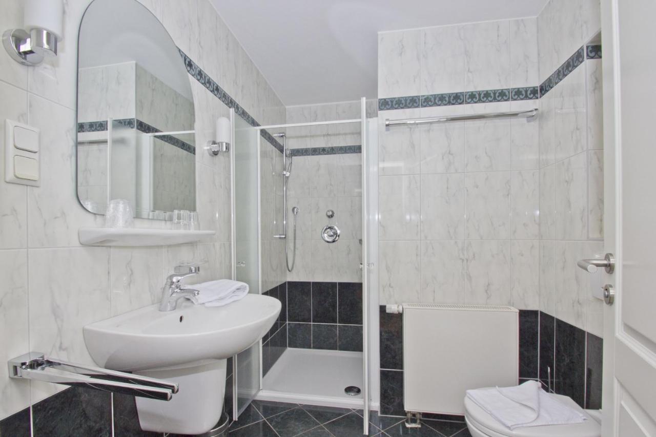Mit Meerblick Und Balkon, Gratis Nutzung Vom Ahoi Erlebnisbad Und Sauna In Sellin - Meeresblick Fewo 14 Goehren  Exterior foto